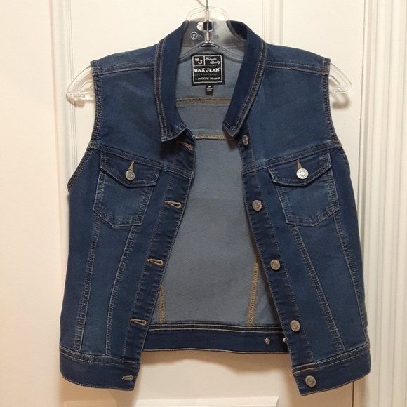 2 for 20! 🛍️ Wax medium wash jean vest